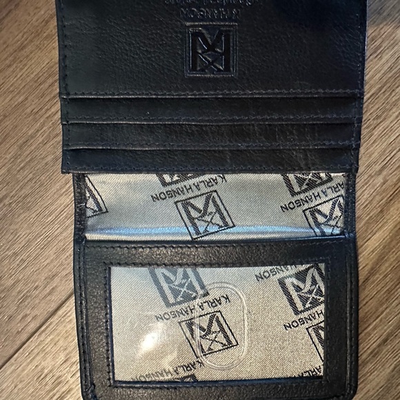 Elegant Black Leather Card Holder - Picture 2 of 2